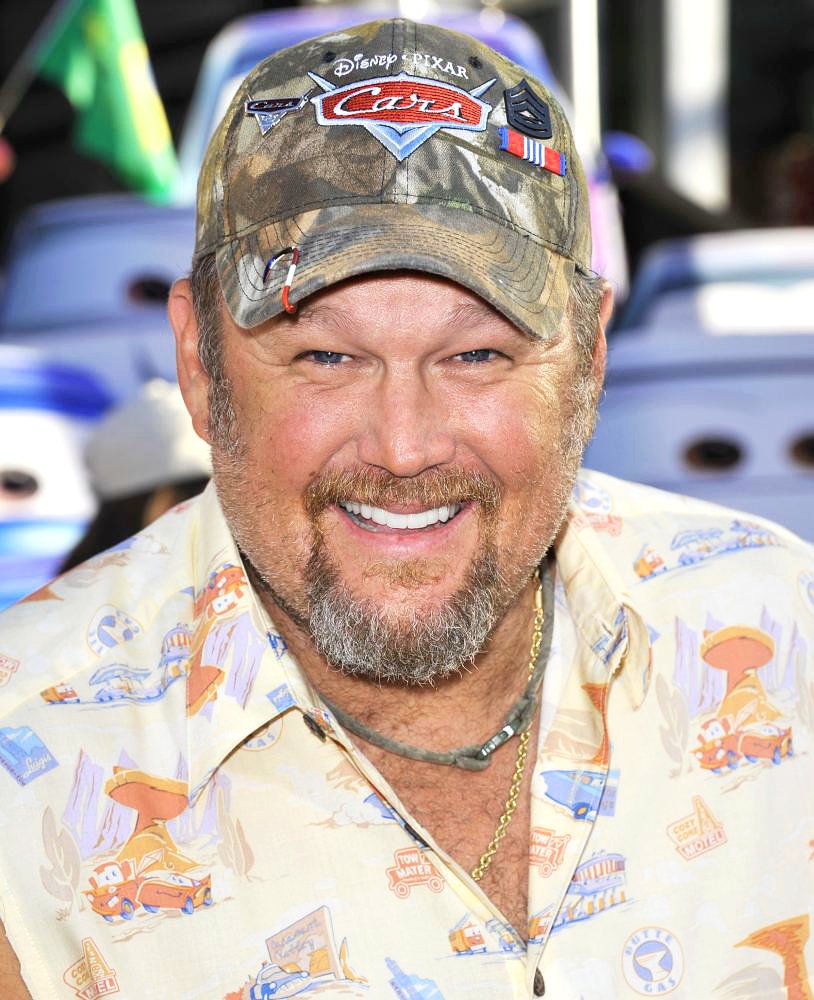Larry the Cable Guy in The Los Angeles Premiere of Cars 2 - Arrivals.