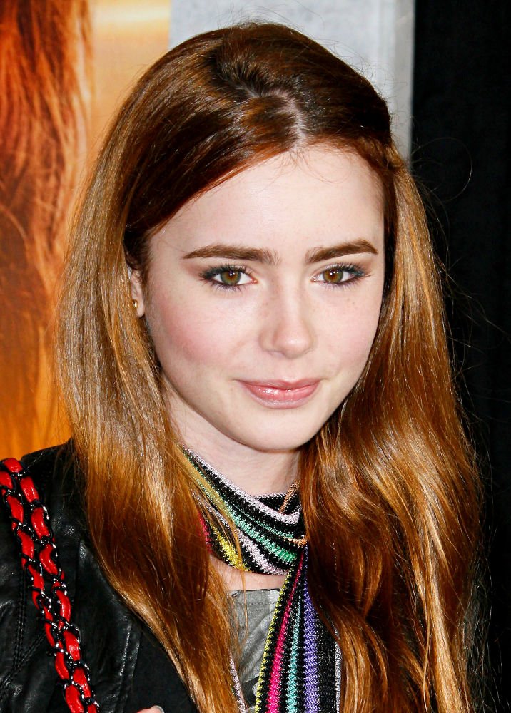 Lily Collins;<br>Los Angeles Premiere of 'The Last Song'