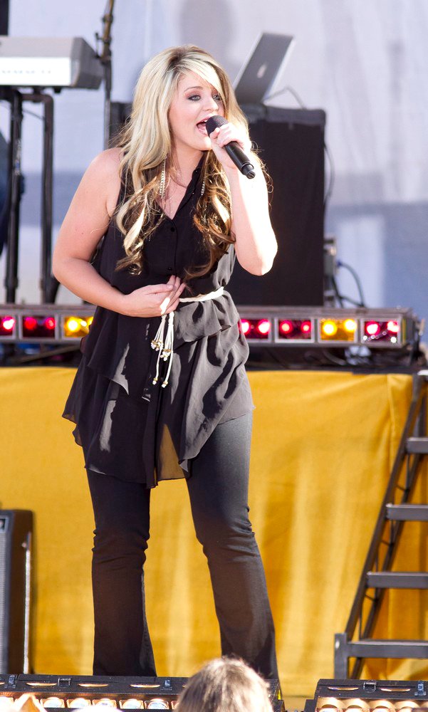 Lauren Alaina;<br>American Idol Season 10 Cast Performs on ABC's Good Morning America as Part of Their Summer Concert