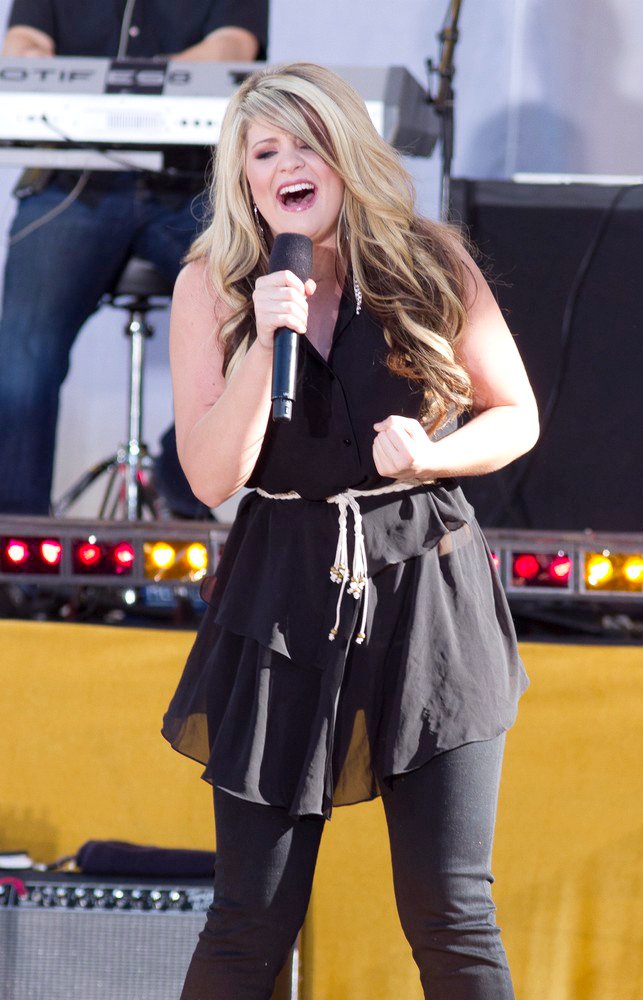 Lauren Alaina;<br>American Idol Season 10 Cast Performs on ABC's Good Morning America as Part of Their Summer Concert