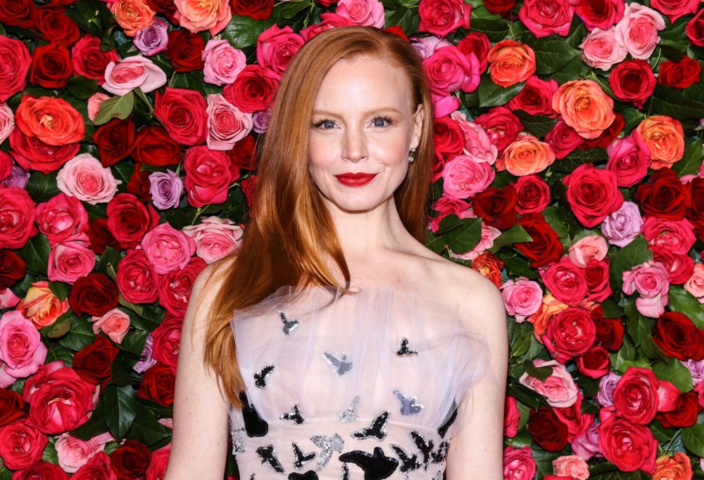 Lauren Ambrose Pictures, Latest News, Videos.