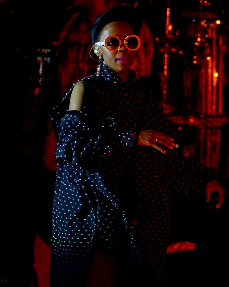 Ms. Lauryn Hill and Nas Perform on Their Powernomics Tour