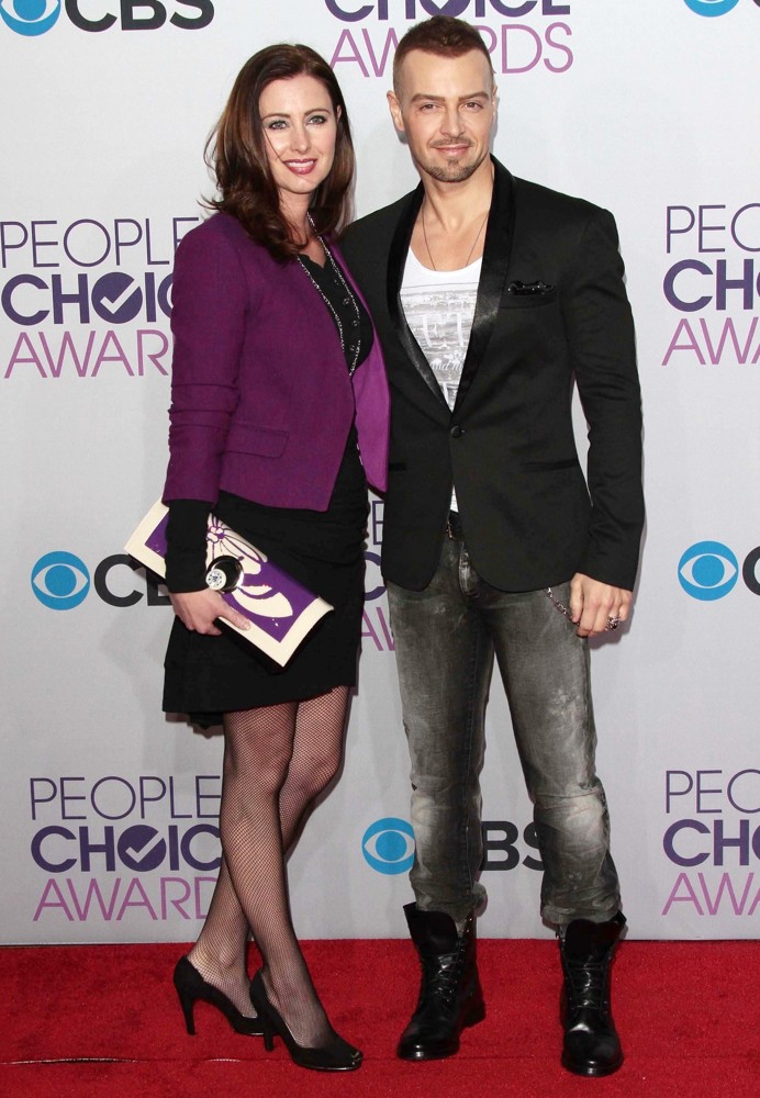 Chandie Yawn-Nelson;Joey Lawrence;<br>People's Choice Awards 2013 - Red Carpet Arrivals