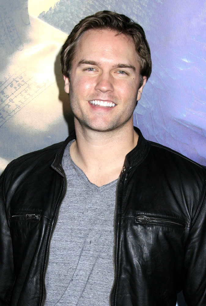 Scott Porter Picture 9 - The Los Angeles Premiere of &lsquo;Dear John&rsquo; - Arrivals