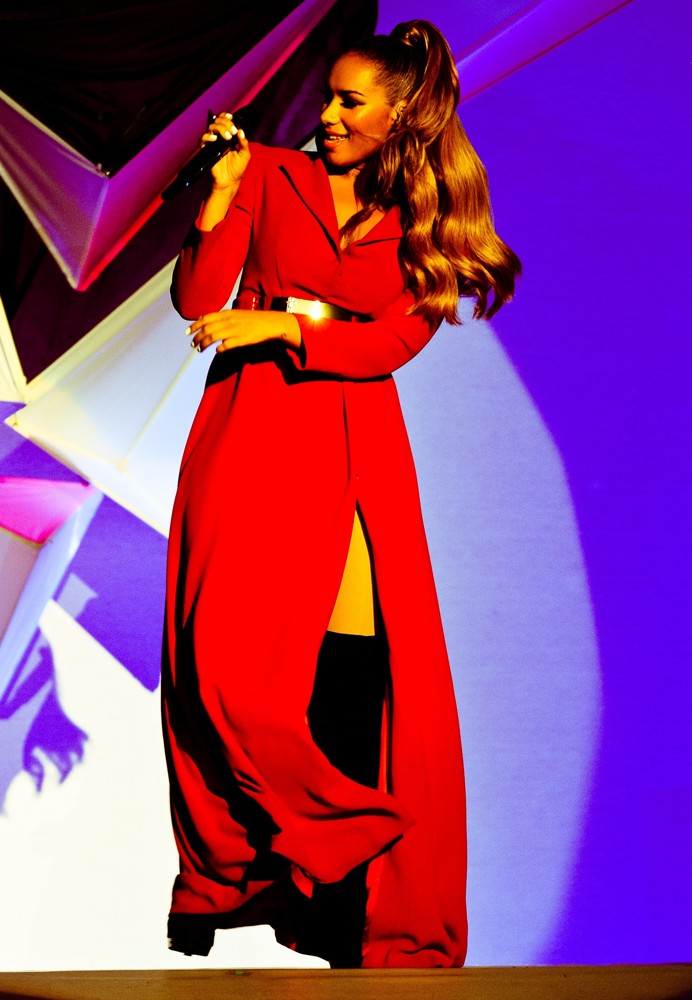 Leona Lewis;<br>Leona Lewis Performing