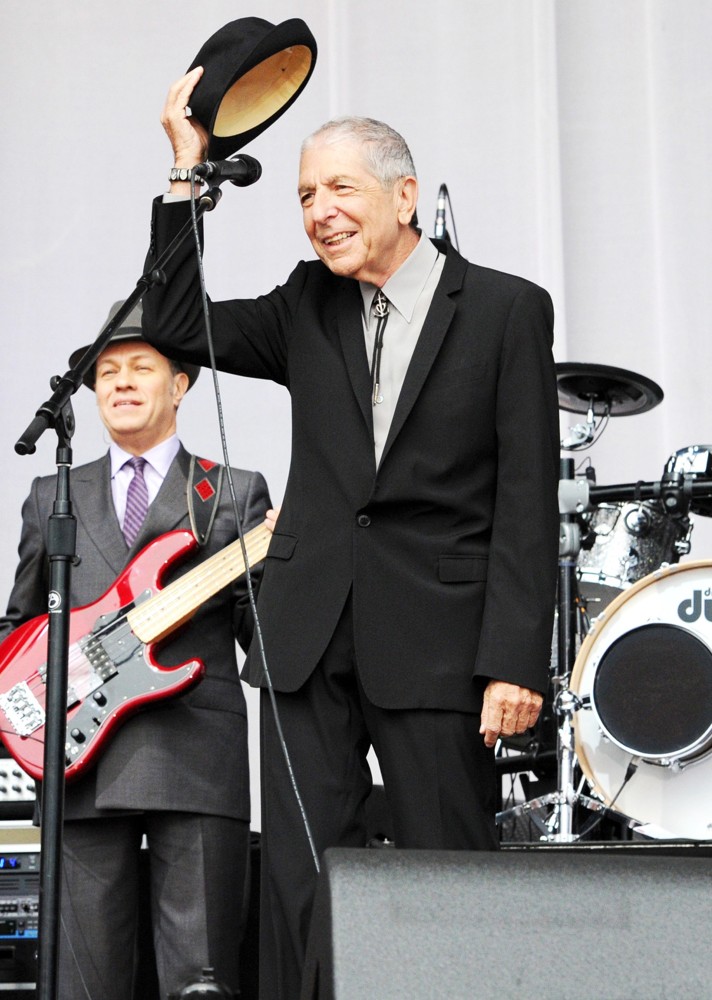 Leonard Cohen;<br>Leonard Cohen Performs for A Live Audience