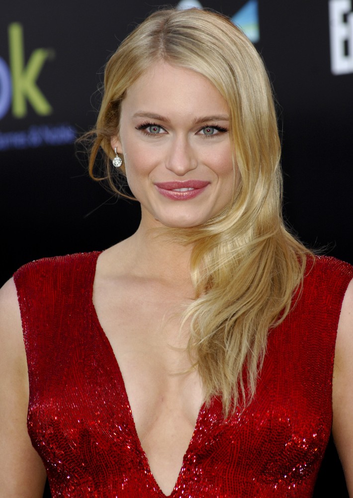 Leven Rambin;<br>Los Angeles Premiere of The Hunger Games - Arrivals