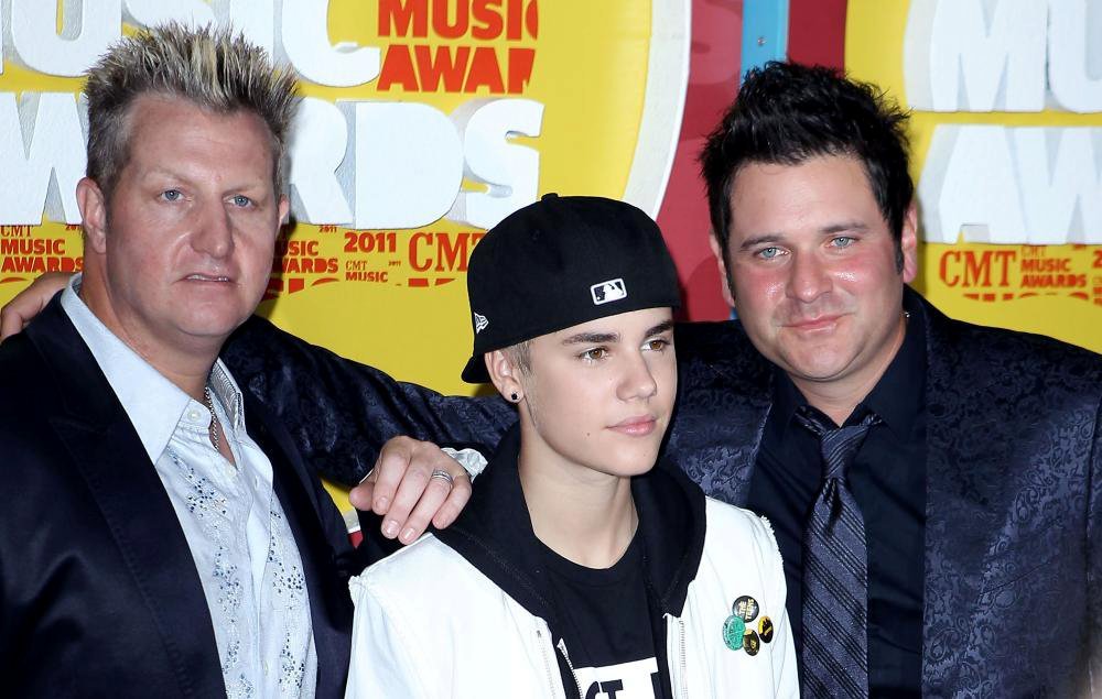 Gary LeVox;Justin Bieber;Jay DeMarcus;<br>2011 CMT Music Awards