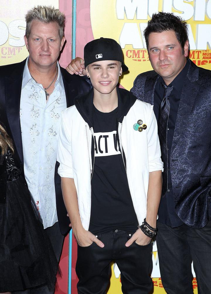 Gary LeVox;Justin Bieber;Jay DeMarcus;<br>2011 CMT Music Awards