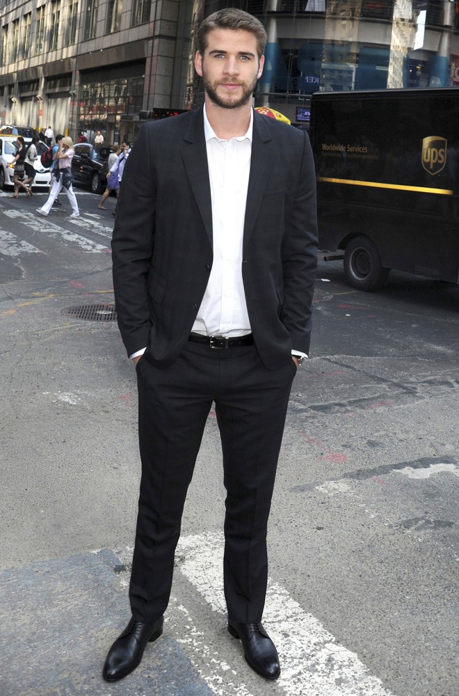 Liam Hemsworth Picture 1 Liam Hemsworth Rings The NASDAQ Closing Bell