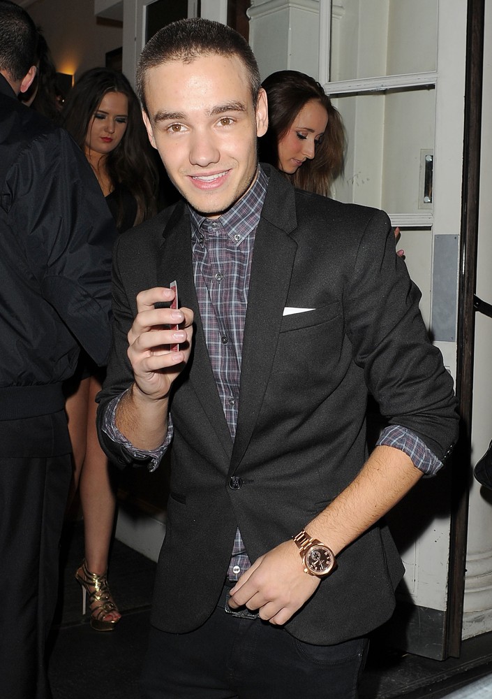 Liam Payne;One Direction;<br>Liam Payne Performs Magic Tricks with Some Friends