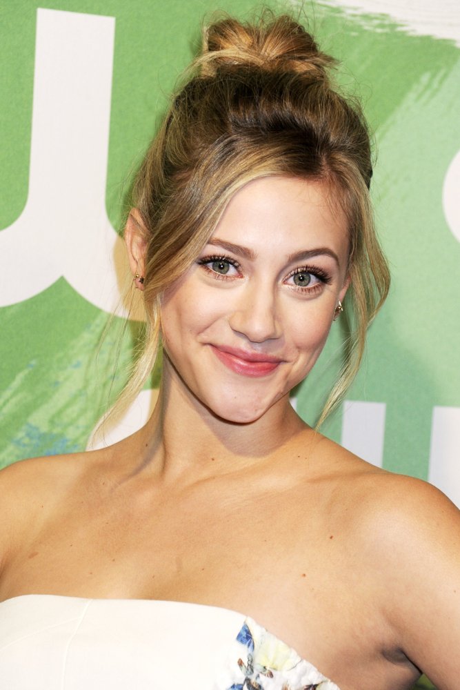 Lili Reinhart Picture 2 - The CW Network&rsquo;s 2016 Upfront - Arrivals