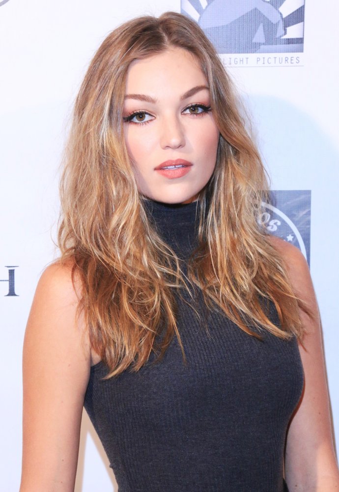 Lili Simmons