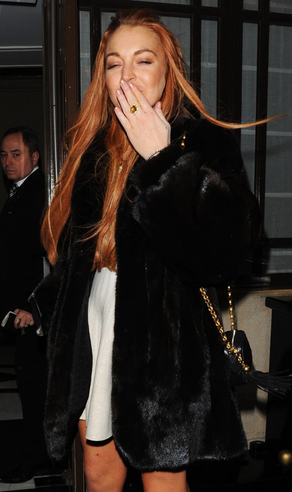 Lindsay Lohan;<br>Lindsay Lohan at Dorchester Hotel and Heads for C London Restaurant