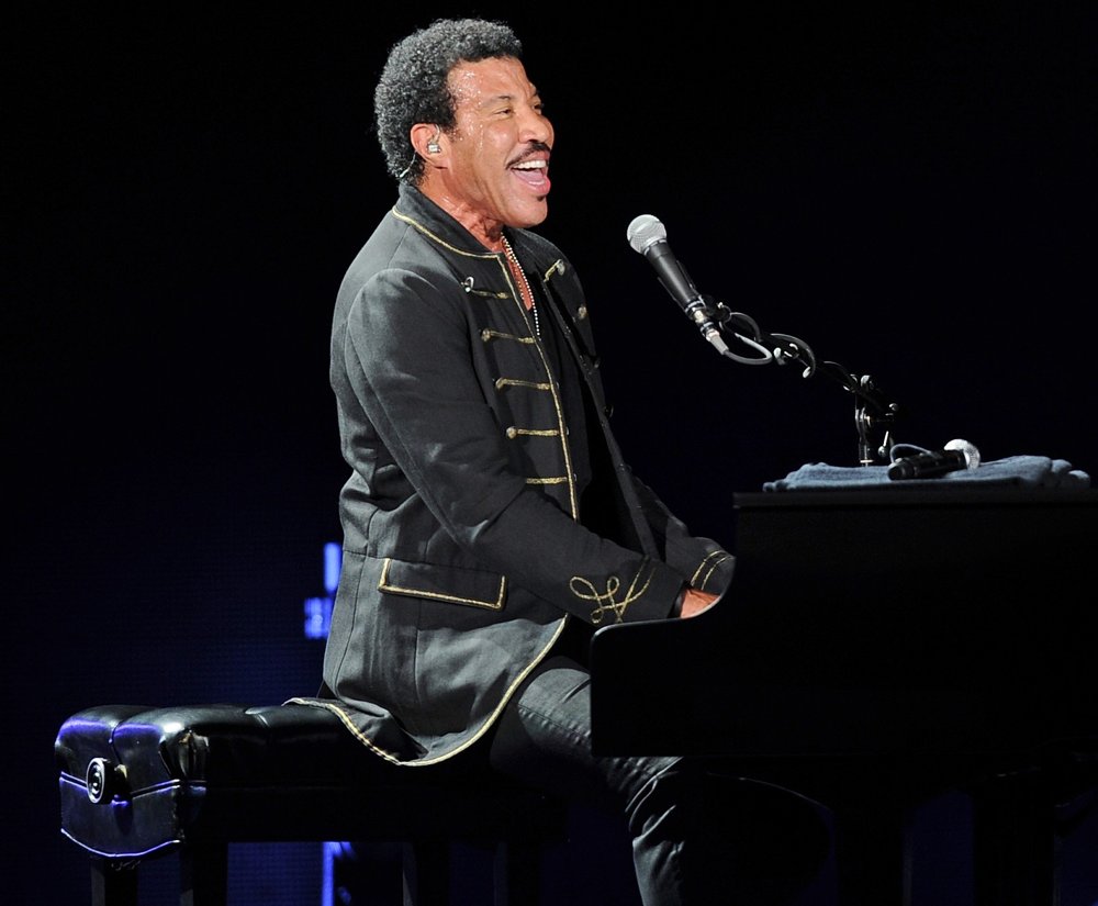 Lionel Richie Picture 59 Lionel Richie Performing Live in Concert