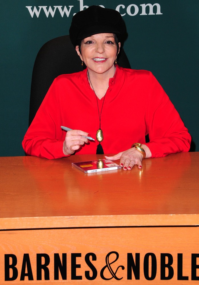 Liza Minnelli;<br>Liza Minnelli Signs Copies of Her CD Live at The Winter Garden