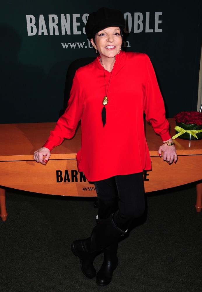 Liza Minnelli;<br>Liza Minnelli Signs Copies of Her CD Live at The Winter Garden