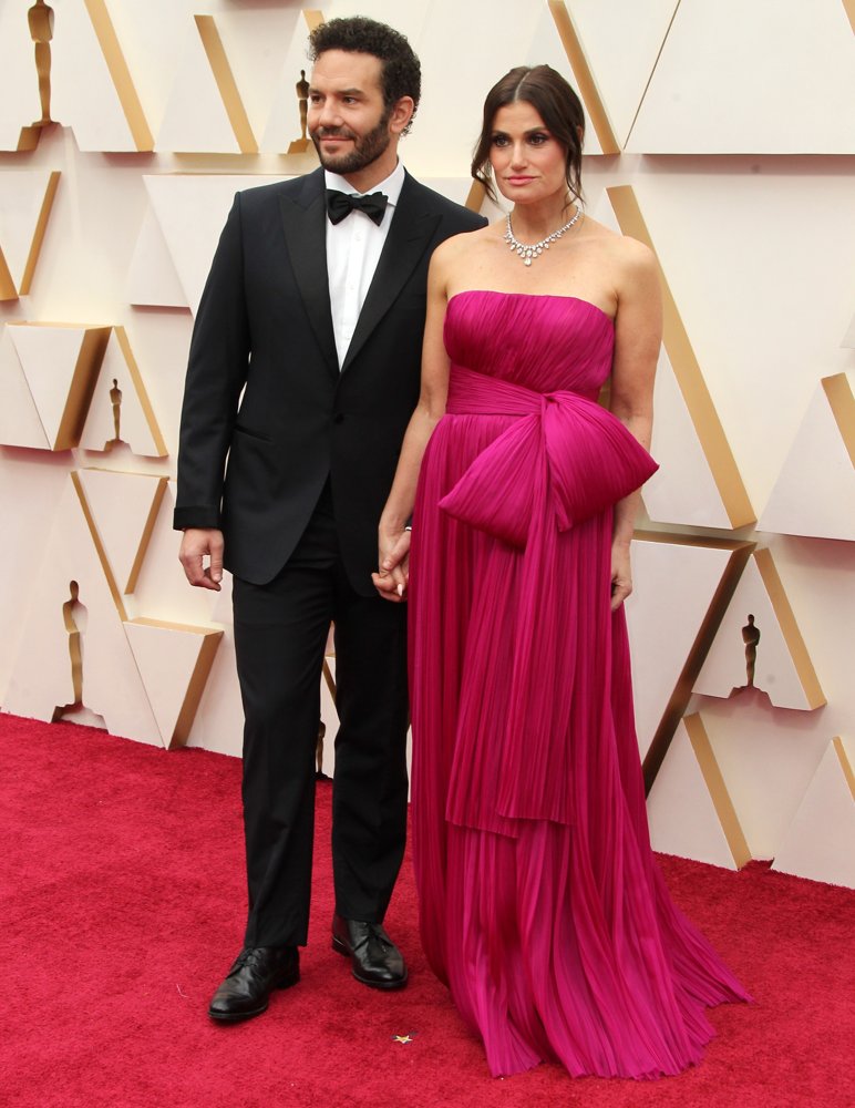 Aaron Lohr, Idina Menzel<br>92nd Academy Awards - Arrivals