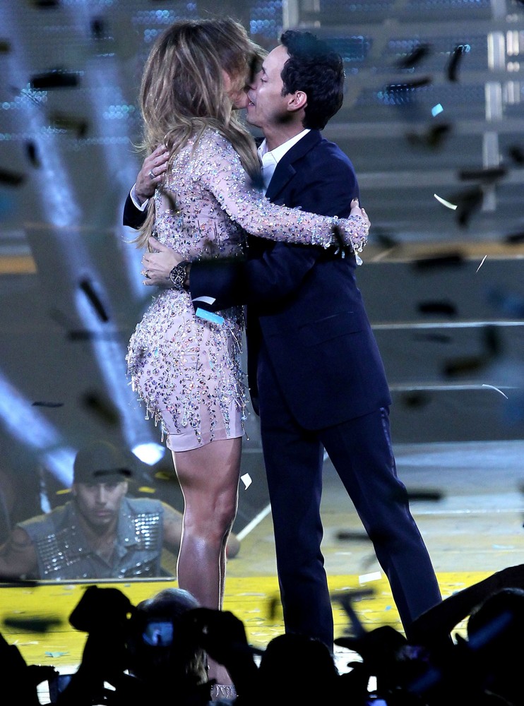 Jennifer Lopez;Marc Anthony;<br>Q Viva Show
