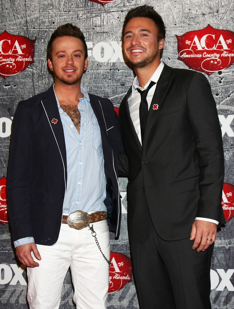 Love and Theft;<br>2012 American Country Awards - Arrivals