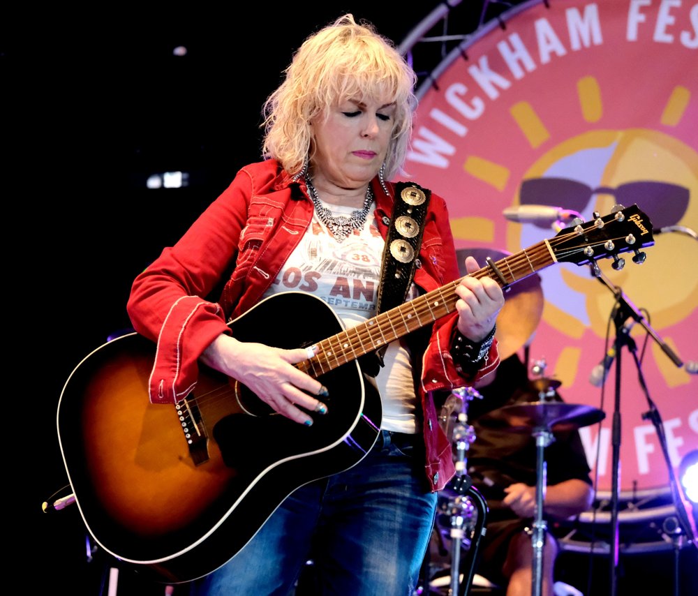 Lucinda Williams Pictures with High Quality Photos