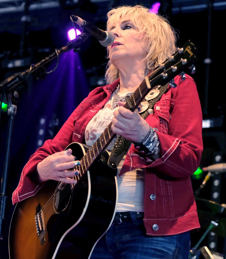 Lucinda Williams Pictures with High Quality Photos