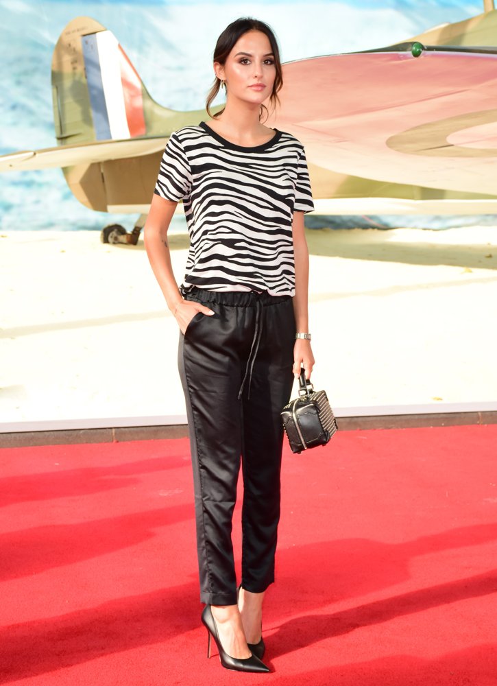 Lucy Watson Picture 13 - The UK Premiere of Charlie's Angels - Arrivals