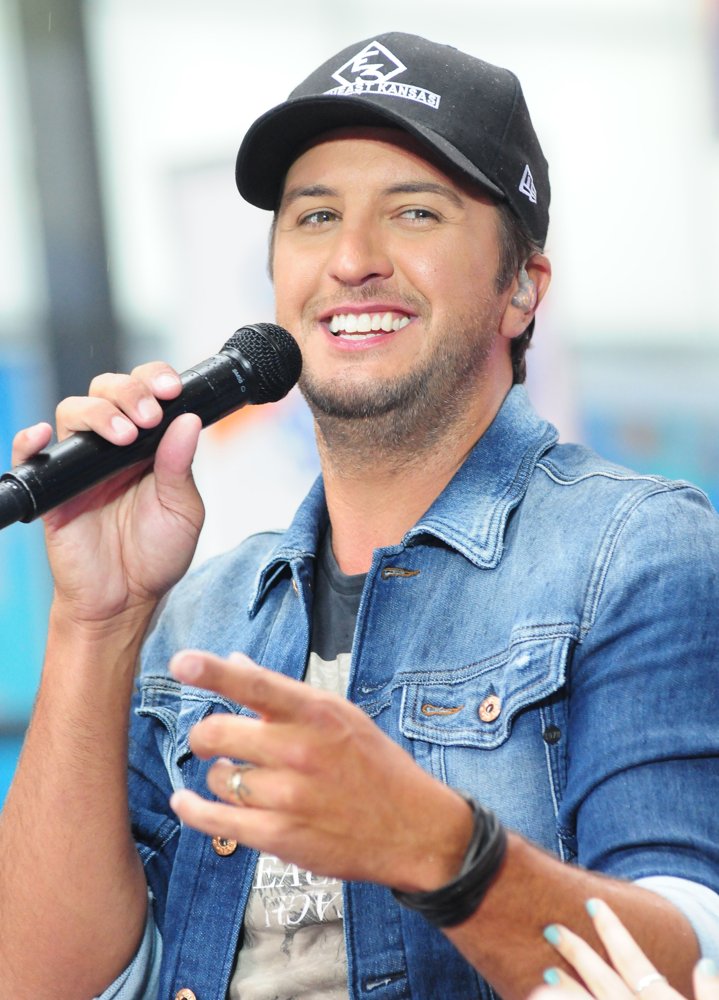 Luke Bryan Picture 221 - The 2016 American Country Countdown Awards ...
