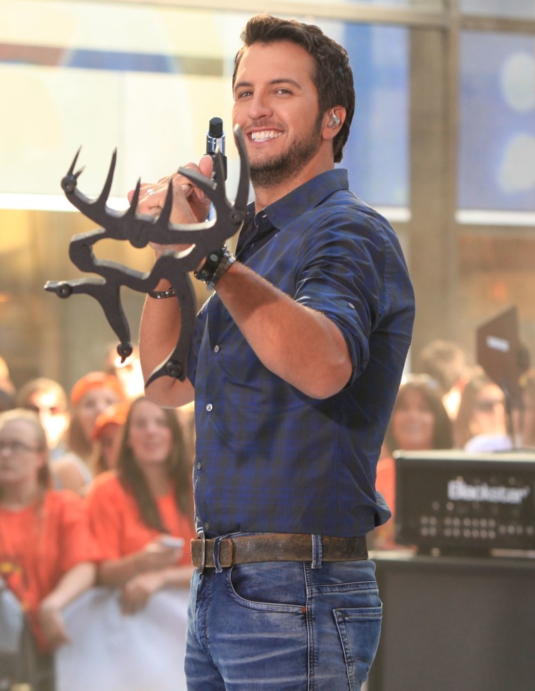 Luke Bryan Picture 123 Luke Bryan Performs on The Toady Show as Part of The Toyota Concert Series
