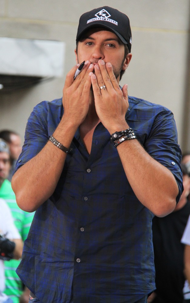 Luke Bryan Picture 1 - Luke Bryan Performs On The Toady Show As Part Of