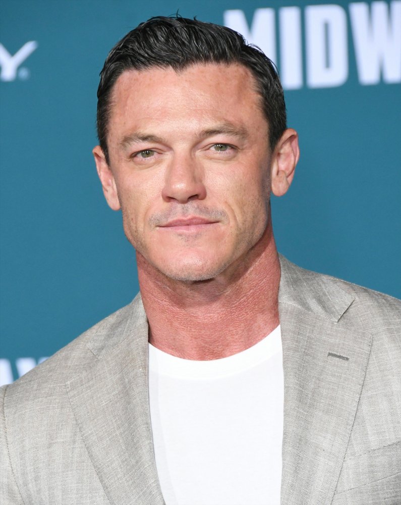 Luke Evans Pictures Latest News Videos