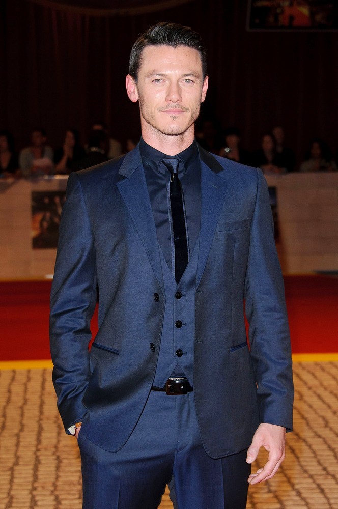 Luke Evans;<br>The Three Musketeers Film Premiere - Arrivals