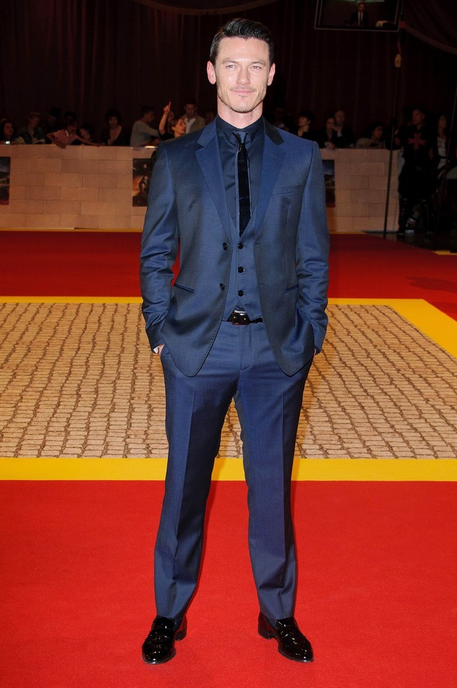 Luke Evans;<br>The Three Musketeers Film Premiere - Arrivals