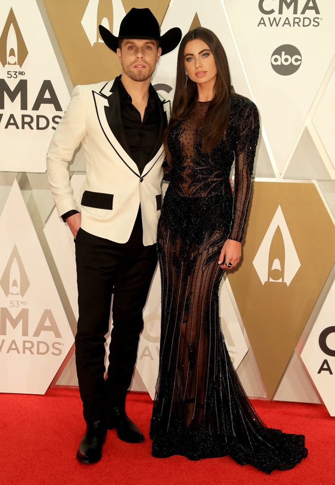 Dustin Lynch Pictures, Latest News, Videos.