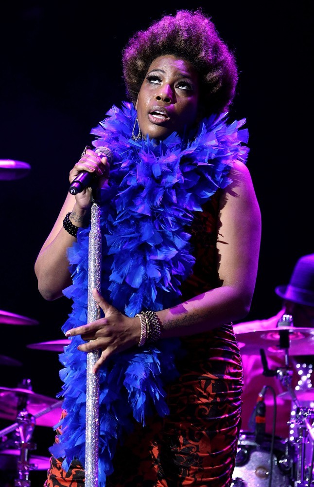 Macy Gray;<br>Macy Gray Performing