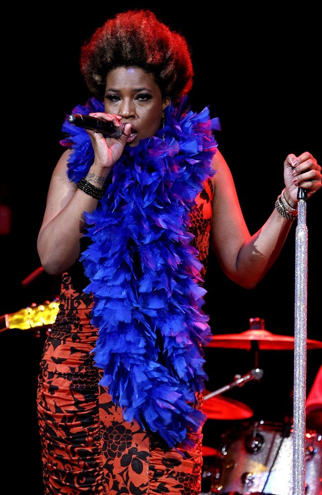 Macy Gray;<br>Macy Gray Performing