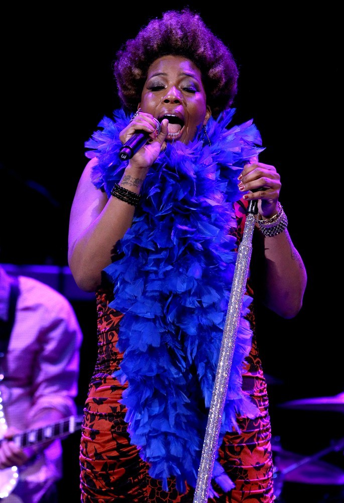 Macy Gray;<br>Macy Gray Performing