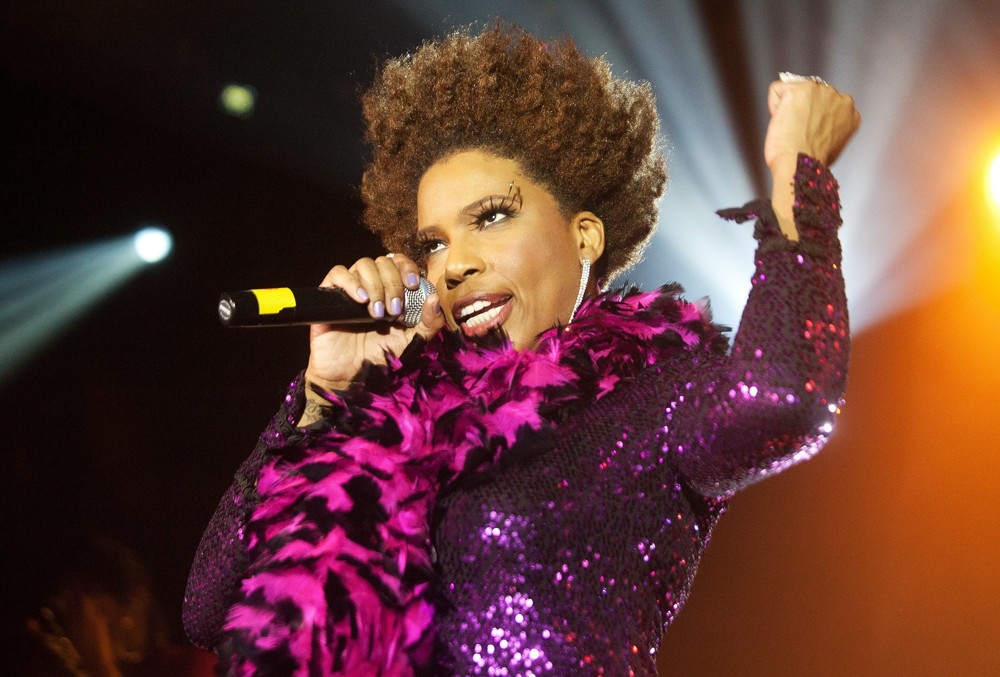 Macy Gray;<br>Macy Gray Performs Live