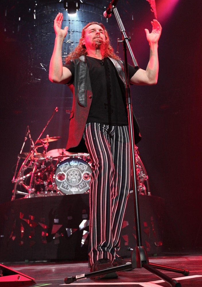 Mana;<br>Mana Performing Live During Their Drama y Luz Tour
