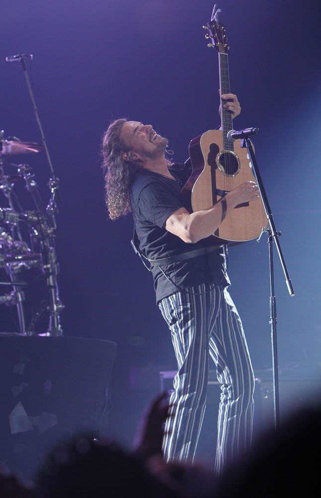 Mana;<br>Mana Performing Live During Their Drama y Luz Tour