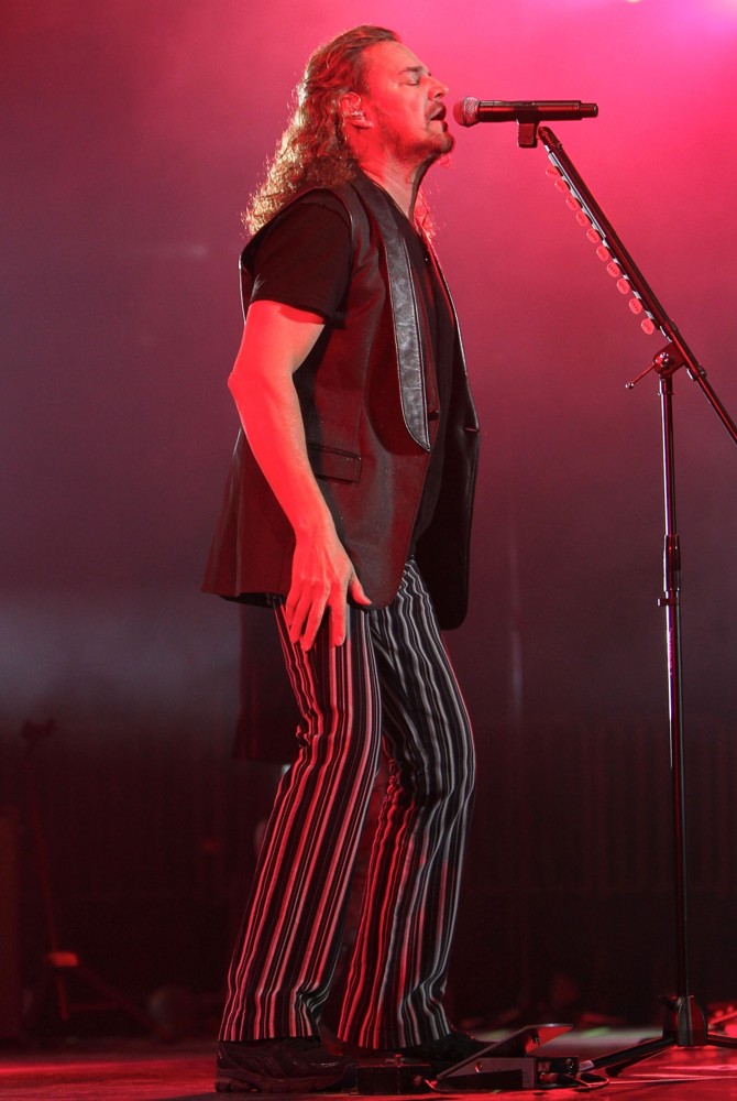 Mana;<br>Mana Performing Live During Their Drama y Luz Tour