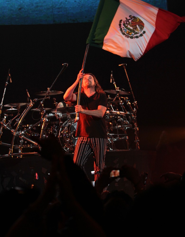Mana;<br>Mana Performing Live During Their Drama y Luz Tour