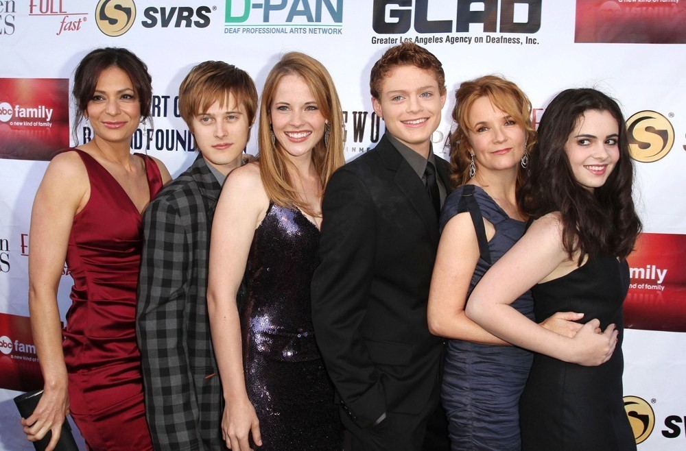 Constance Marie;Lucas Grabeel;Katie Leclerc;Sean Berdy;Lea Thompson;Vanessa Marano;<br>9th Annual GLAD Benefit Extravaganza - Arrivals