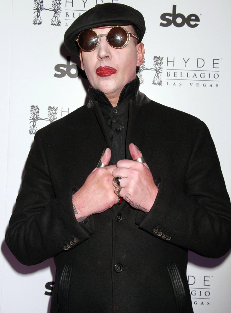 black singles in manson Former marilyn manson and current rob zombie guitarist john 5 (real name: john william lowery) will welcome 2016 with a song called. black singles in manson Former marilyn manson and current rob zombie guitarist john 5 (real name: john william lowery) will welcome 2016 with a song called.
