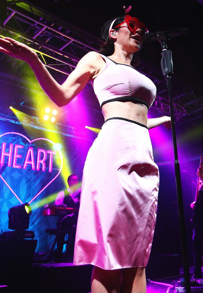 Marina and the Diamonds;<br>Marina and the Diamonds Performs Live