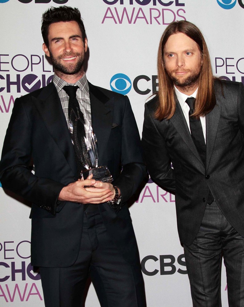 Adam Levine;James Valentine;Maroon 5;<br>People's Choice Awards 2013 - Press Room