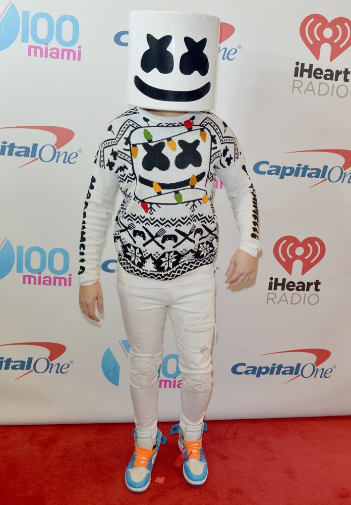 Y100 iHeartRadio Jingle Ball 2018 - Red Carpet