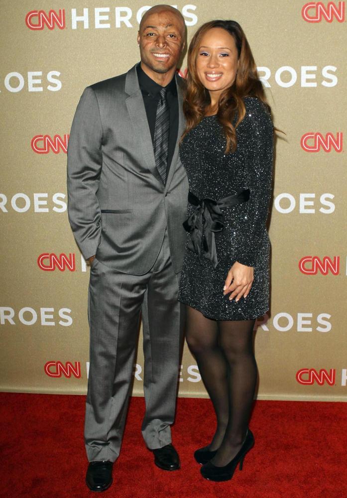J.R. Martinez;Diana Jones;<br>2011 CNN Heroes: An All-Star Tribute
