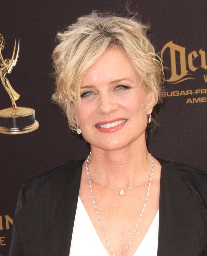 Mary Beth Evans Net Worth.