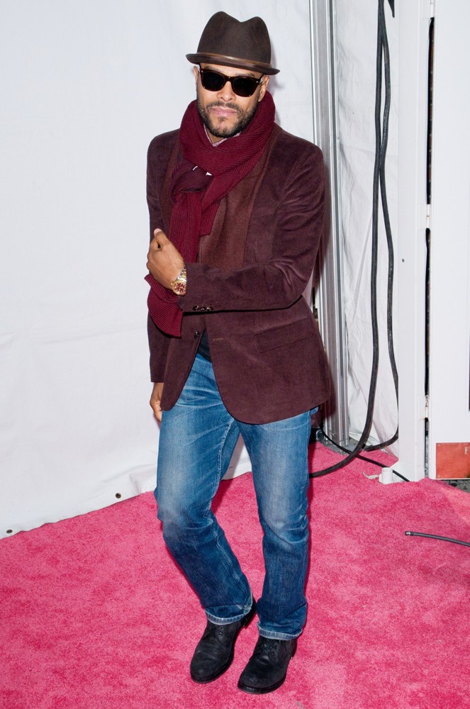 Maxwell;<br>2011 Victoria's Secret Fashion Show - Pink Carpet Arrivals